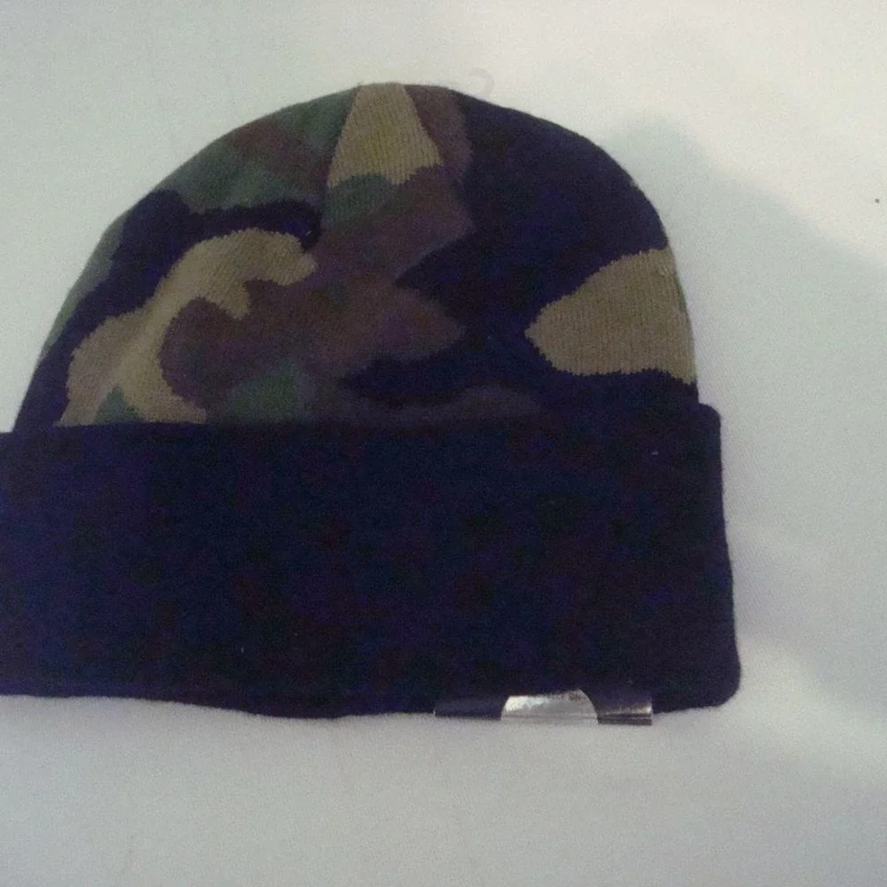 TORONTO RAPTORS CAMO NEW ERA BEANIE KNIT TOBOGGAN SKI HAT CAP VINTAGE 00S Y2K W1
